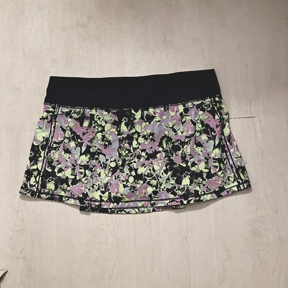 Lululemon Women’s Black Tennis Skirt/ Short Sz 10 - Picture 1 of 10